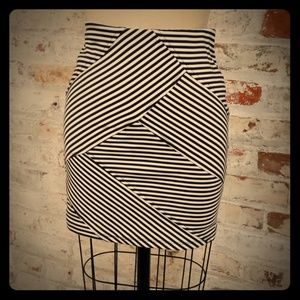 Xhilaration B&W Graphic Mini Skirt